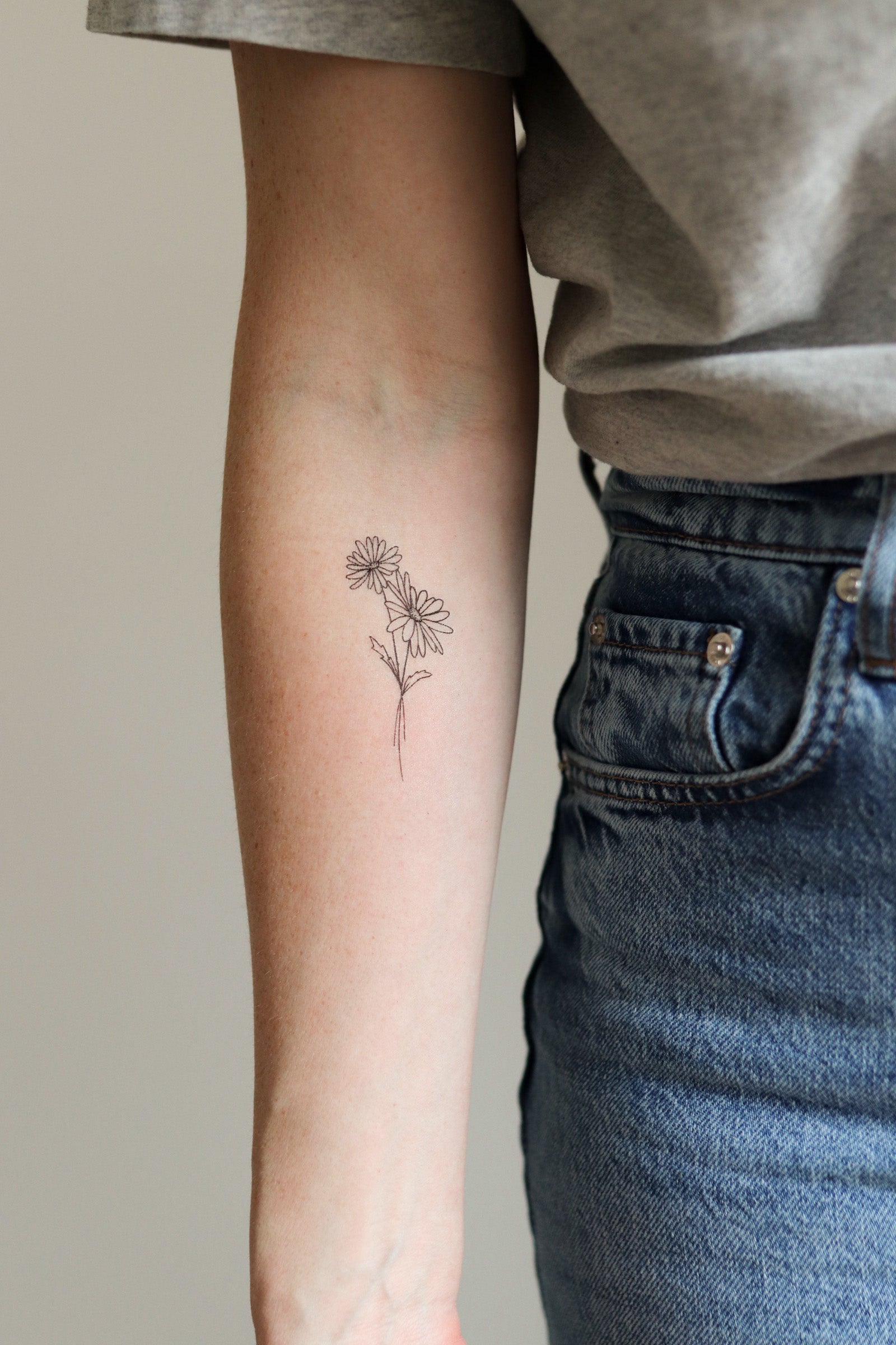 April - Daisy Temporary Tattoos